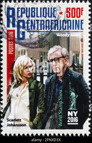 Woody Allen et Scarlett Johansson sur le timbre-poste africain Banque D'Images