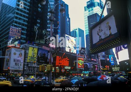 2005 FOULES HISTORIQUES TIMES SQUARE MIDTOWN MANHATTAN NEW YORK ÉTATS-UNIS Banque D'Images