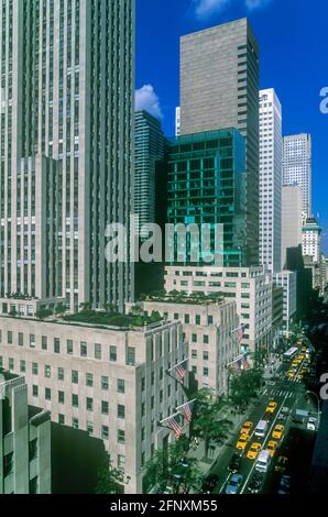 2005 HISTORIQUE AU-DESSUS DE LA CINQUIÈME AVENUE GRATTE-CIEL MIDTOWN MANHATTAN NEW YORK VILLE ÉTATS-UNIS Banque D'Images