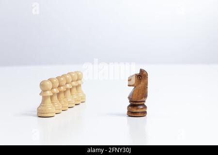 Plan de stratégie de pièce d'échecs et chef de compétition et succès de la concurrence d'affaires concept de copie espace pour le texte Banque D'Images