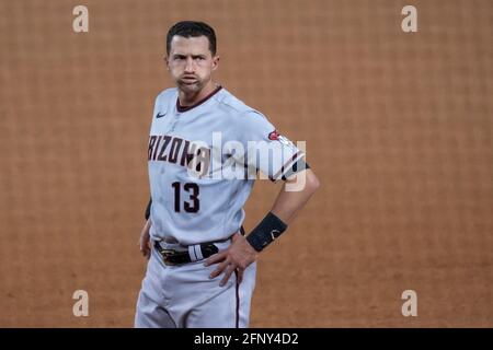 Arizona Diamondbacks shortstop Nick Ahmed (13) réagit après avoir fait un dehors pour terminer le dîner lors d'un match MLB contre les Los Angeles Dodgers, mardi Banque D'Images
