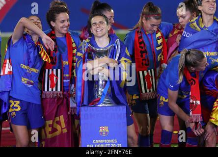 Barcelone, Espagne. 19 mai 2021. 19 mai 2021, Barcelone, Catalogne, Espagne: Les joueurs du FC Barcelone célébrant le titre de Ligue des Champions à la fin du match du FC Barcelone-Athletic Club de la première Ligue Iberdrola, joué au stade Johan Cruyff. Photo: JGS/Cormon Press crédit: CORMON PRESS/Alamy Live News Banque D'Images