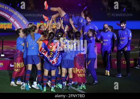 Barcelone, Espagne. 19 mai 2021. 19 mai 2021, Barcelone, Catalogne, Espagne: Les joueurs du FC Barcelone célébrant le titre de Ligue des Champions à la fin du match du FC Barcelone-Athletic Club de la première Ligue Iberdrola, joué au stade Johan Cruyff. Photo: JGS/Cormon Press crédit: CORMON PRESS/Alamy Live News Banque D'Images