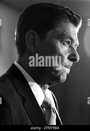 Reagan, Ronald, 6.2.1911 - 5.6.2004, acteur et politicien américain, 40e président des États-Unis, portrait, 1972, INFO-AUTORISATION-DROITS-SUPPLÉMENTAIRES-NON-DISPONIBLE Banque D'Images