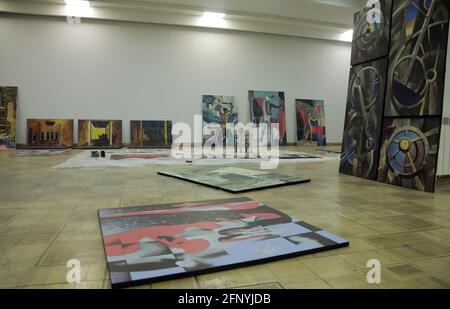 KIEV, UKRAINE - 18 MAI 2021 - des peintures sont présentées à l'Académie nationale ukrainienne des beaux-arts et de l'architecture, Kiev, capitale de l'Ukraine. Banque D'Images