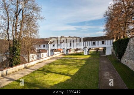 Couloir de liaison, ponts couverts entre le monastère de Minorite et les parcs historiques, Château de Cesky Krumlov, Tchéquie Banque D'Images