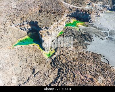 Étangs colorés sur Playa de Echentive sur l'île de la Palma. Vue de dessus Banque D'Images