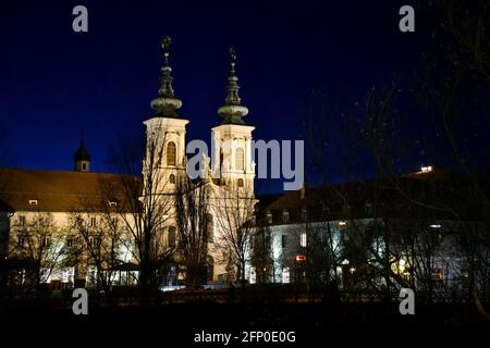 Vue panoramique sur la ville de Mariahilferkirche, église de style baroque du XIIIe siècle à Graz, capitale de la Styrie, en Autriche. Banque D'Images