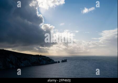 Cette photo est des aiguilles sur la pointe de l'île de Wight.les aiguilles sont 3 énormes, blanc de craie rochers, gardées par un phare du XIXe siècle.situé o Banque D'Images