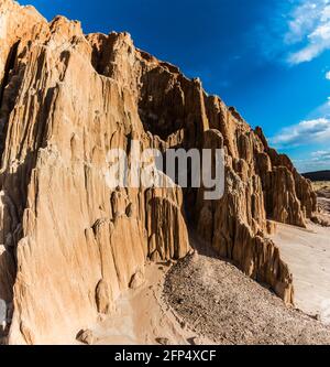 L'escarpement érodé des grottes du Canyon, Cathedral gorge State Park, Nevada, États-Unis Banque D'Images