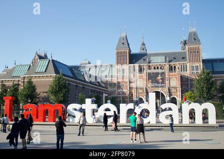 Amsterdam, pays-Bas - juin 27 2018 : panneau « I amsterdam » devant le musée Rijks d'Amsterdam. Banque D'Images