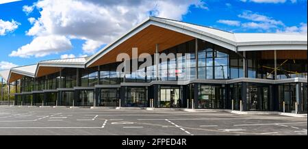 Merthyr Tydfil, pays de Galles - Mai 2021 : vue panoramique de la nouvelle gare routière du centre-ville de Merthyr Tydfil. Banque D'Images