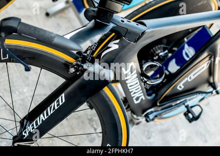 Malaga, Espagne - 25 août 2018. Vélos de rechange de l'équipe cycliste professionnelle, avant le début du premier tour de la Vuelta 2018 dans la ville de Malaga Banque D'Images