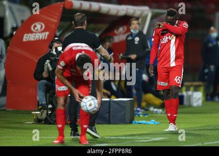 Monza, Italie le 20 mai 2021. Mario Balotelli d'AC Monza réagit comme il est substitué pendant le match de la série B au stade U-Power, Monza. Crédit photo à lire: Jonathan Moscrop/Sportimage crédit: Sportimage/Alay Live News Banque D'Images