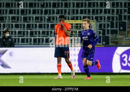 BRUXELLES, BELGIQUE - 20 MAI : Clinton Mata du Club Brugge semble découragé après avoir concédé son premier but lors du match de la Jupiler Pro League entre RSC Anderlecht et le Club Brugge au parc Lotto le 20 mai 2021 à Bruxelles, Belgique (photo de Perry van de Leuvert/Orange Pictures) Banque D'Images