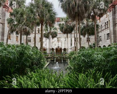 Musée Lightner et l'hôtel Alcazar entrée jardin et terrain à St Augustine Floride, Etats-Unis. Banque D'Images