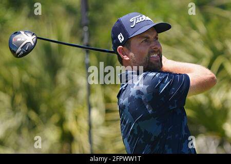 Kiawah Island, États-Unis. 20 mai 2021. Webb Simpson regarde le deuxième trou lors du premier tour du 103e championnat PGA au Kiawah Island Golf Resort Ocean course sur Kiawah Island, Caroline du Sud, le jeudi 20 mai 2021. Photo de Richard Ellis/UPI crédit: UPI/Alay Live News Banque D'Images