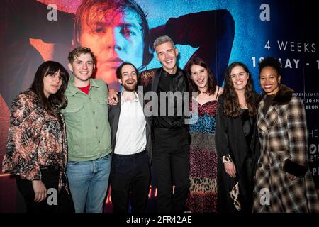 Londres, Royaume-Uni. 20 mai 2021. Londres, Royaume-Uni, jeudi, 20 mai 2021Cast et créatifs Katie Lipson, Jack Holden (écrivain/interprète) John Elliot, Jamie Lambert, Eliza Jackson post-show sur la soirée d'ouverture de Cruise The play au Duchess Theatre. Crédit : DavidJensen/Empics Entertainment/Alamy Live News Banque D'Images