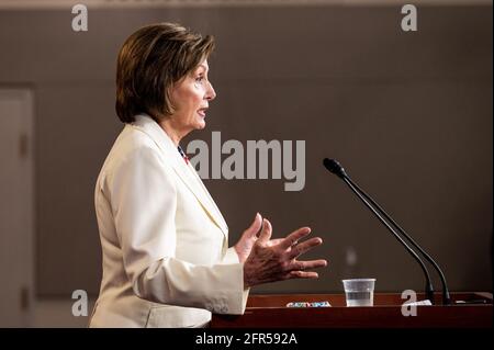 Washington, États-Unis. 20 mai 2021. La conférencière Nancy Pelosi (D-CA) prend la parole à sa conférence de presse hebdomadaire. Crédit : SOPA Images Limited/Alamy Live News Banque D'Images