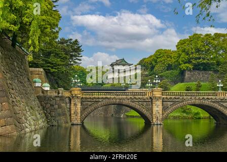 Pont de Nijubashi et pont de Fushimi-yagura, Palais impérial, Tokyo Banque D'Images