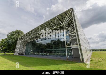 Sainsbury Centre for Visual Arts, une galerie d'art et un musée, sur le campus de l'Université d'East Anglia, Norwich, Royaume-Uni Banque D'Images