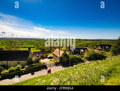 Vue sur la campagne du Somerset sur le village de Cucklington. Banque D'Images