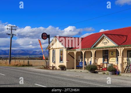 L'historique White Horse Hotel à Becks, une petite ville rurale d'Otago, Nouvelle-Zélande. L'hôtel a été construit vers 1925 Banque D'Images