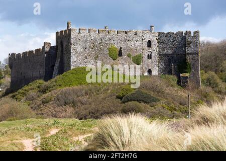 Château de Manorbier près de Tenby, Pembrokeshire, pays de Galles Banque D'Images