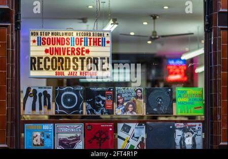Soho Londres Record Shop Store - Sons de l'univers magasin de disques à Broadwick Street dans le quartier londonien de Soho Entertainment district Banque D'Images