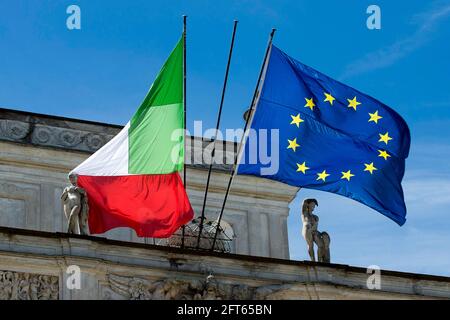 Rome, Italie. 21 mai 2021. Drapeaux taliens et européens à la Villa Pamphili pour le Sommet mondial sur la santé. Rome (Italie), 20 mai 2021 photo Pool Stefano Carofei Insidefoto Credit: Insidefoto srl/Alay Live News Banque D'Images