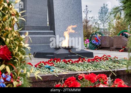 Feu éternel, monument aux soldats tombés de la grande guerre patriotique. Surgut, Russie - 17, mai 2021. Banque D'Images