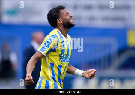 WAALWIJK, PAYS-BAS - MAI 13: Sylla Sow du RKC Waalwijk célèbre après avoir marquant son premier but lors du match néerlandais Eredivisie entre le RKC Banque D'Images