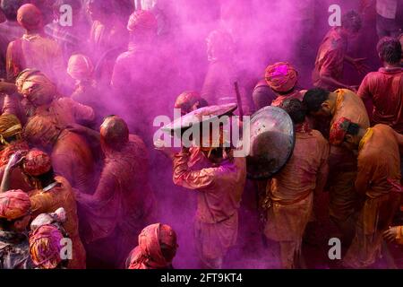 Lathmar Holi 2017 Barsana Nandgaon Vrindavan Festivals à travers l'Inde Festival De couleurs à travers l'Inde Banque D'Images