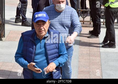 Kiev, Ukraine. 21 mai 2021. KIEV, UKRAINE - 21 MAI 2021 - plate-forme d'opposition - pour la faction à vie, le député Vadym Rabinovych arrive à la Cour d'appel de Kiev pour examiner les appels de l'accusation ainsi que l'équipe de défense du député Viktor Medvedchuk demandant de changer la mesure préventive, Kiev, Capitale de l'Ukraine. Credit: UKRINFORM/Alamy Live News Banque D'Images