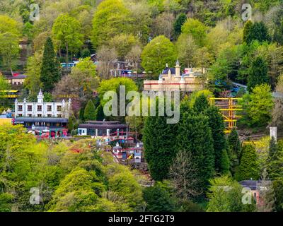 Vue sur Gullivers Kingdom, un parc d'attractions sur les collines Au-dessus de Matlock Bath dans le Derbyshire Peak District Angleterre Royaume-Uni Banque D'Images