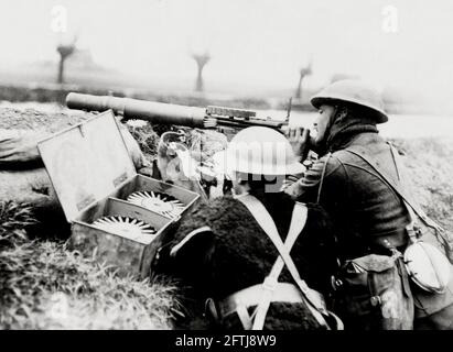 Première Guerre mondiale, première Guerre mondiale, front occidental - deux machines à canon gardaient une banque, France Banque D'Images