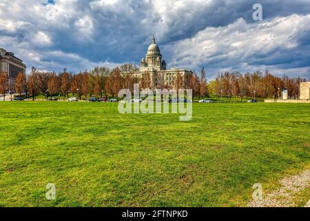 Rhode Island State House - vue depuis Station Park (Gare Amtrak Providence) Banque D'Images