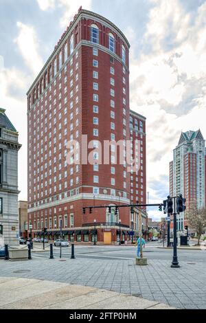 Providence Biltmore Hotel / Providence Graduate Hotel / 11 Dorrance Street surplombe Kennedy Plaza. Banque D'Images