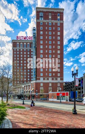 Providence Biltmore Hotel / Providence Graduate Hotel / 11 Dorrance Street surplombe Kennedy Plaza. Banque D'Images