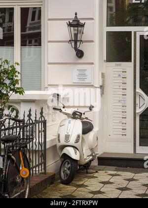 Scooter au début du XXe siècle, Eppendorfer Weg à Hambourg-Hoheluft-Ost, Allemagne, Europe Banque D'Images