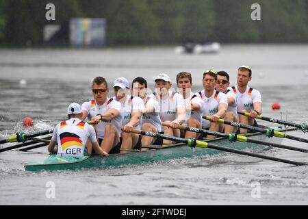 Lucerne, Suisse. 21 mai 2021. Allemagne Achter, Germanyachter, M8, Maenner, huit hommes, De droite: Hannes Ocik, Richard Schmidt, Malte Jakschik, Jakob Schneider, goalben Johannesen, OLAF Roggensac, Lauris Follert, Johannes Weissenfeld, Helmsman Martin Sauer (GER). Action.Race.coupe du monde d'aviron sur le rotsee à Lucerne, aviron, coupe du monde d'aviron, 21 mai 2021 crédit: dpa/Alay Live News Banque D'Images