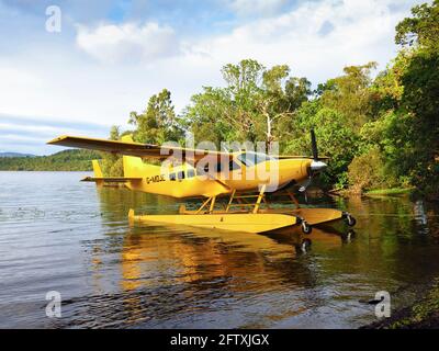 Loch Lomond tours en hydravion Cessna C208A avion amarré Banque D'Images