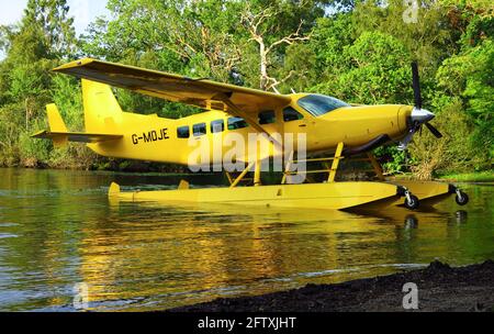 Loch Lomond tours en hydravion Cessna C208A avion amarré Banque D'Images