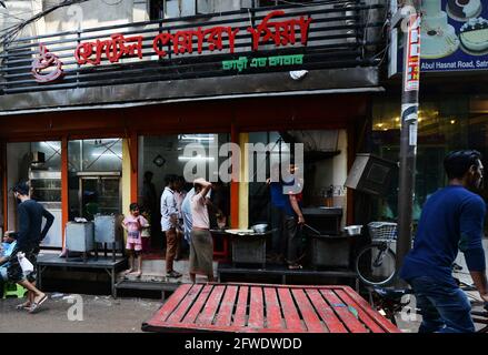 Les rues animées du Chawk Bazar à Dhaka, au Bangladesh. Banque D'Images