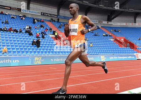 Jacob Kiplimo (UGA) remporte le 10000m en 26:33.93 lors de la 60ème rencontre sur le terrain et la piste de Spike d'or d'Ostrava au stade Mestsky d'Ostrava, République Tchèque Banque D'Images