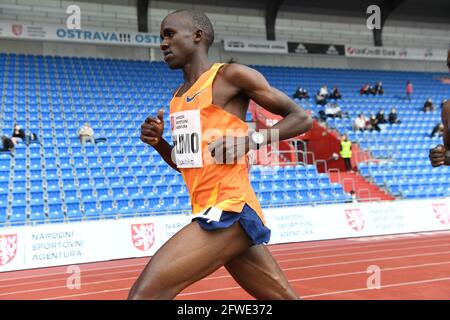 Jacob Kiplimo (UGA) remporte le 10000m en 26:33.93 lors de la 60ème rencontre sur le terrain et la piste de Spike d'or d'Ostrava au stade Mestsky d'Ostrava, République Tchèque Banque D'Images