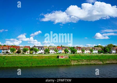 Le quartier de Parkinsel à Ludwigshafen en Allemagne. Le quartier haut de gamme a gagné une nouvelle popularité avec de nouveaux projets de logement au cours des dernières années. Banque D'Images