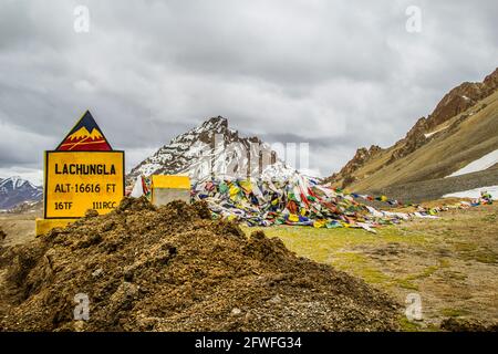 Le col de Lachung la sur l'autoroute Manali Leh Banque D'Images