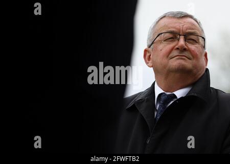 Le ministre des infrastructures et des Transports, Andrzej Adamczyk, prend la parole lors d'une conférence de presse.les politiciens du parti au pouvoir ont tenu une conférence de presse sur leur nouveau programme politique appelé l'ordre polonais. Le gouvernement présente le programme comme un moyen d'accélérer l'économie polonaise entravée par la pandémie du coronavirus, mais l'opposition fait état de nombreuses controverses et de nombreux défauts dans le plan présenté. Banque D'Images