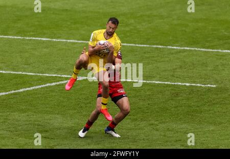 Londres, Angleterre, 22 mai 2021, Rugby Union, finale de la coupe des champions Heineken, la Rochelle v Toulouse, Twickenham, 2021, 22/05/2021 Dillyn Leyds de la Rochelle et Matthis Lebel de Toulouse Credit:Paul Harding/Alay Live News Banque D'Images